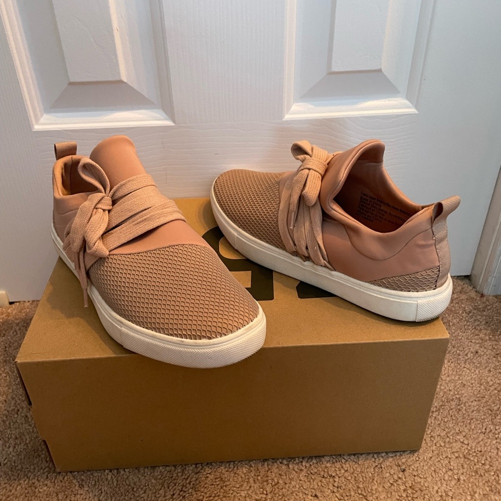 Womens sneakers